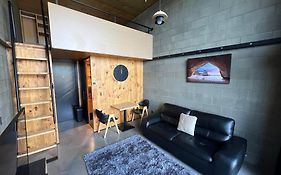 Lakeview Apartments
